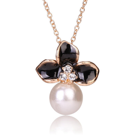 Tribal Collection Pearl White and Black Flower Gold Necklace