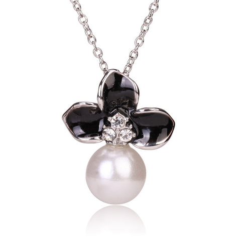 Tribal Collection Pearl White and Black Flower Silver Necklace